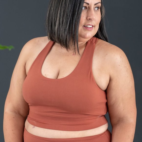 Rae Mode Nonstop Full Size Cutout Detail Sports Bra - Picture 9 of 10